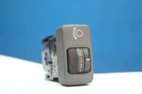 Article AXQ4