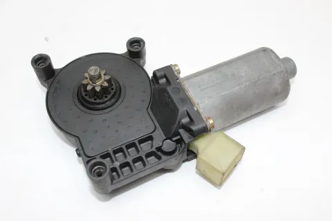 Article AQR93
