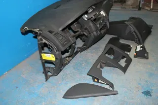 Renault Laguna III 3 Bj.08 Armaturenbrett Cockpit mit Airbag Handschuhfach - Bild 2
