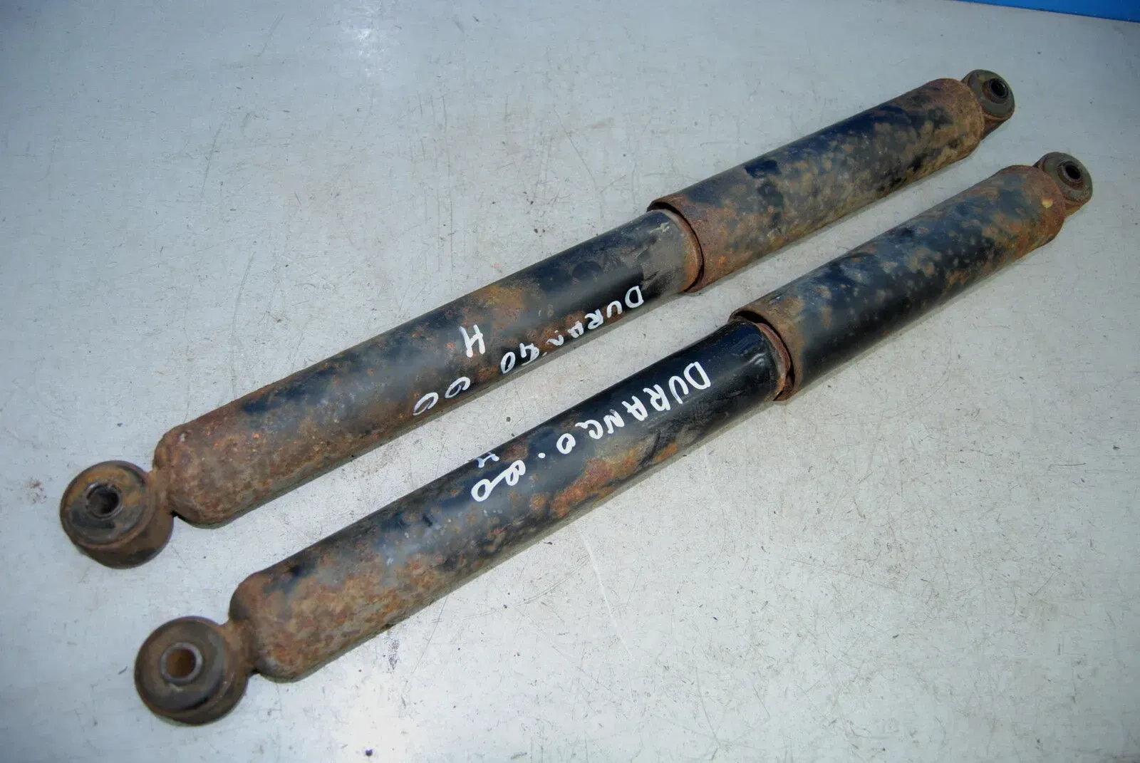 2x Stoßdämpfer Dämpfer hinten links rechts 52113059AA Dodge Durango 5.9 DN Bj.00 - Bild 1