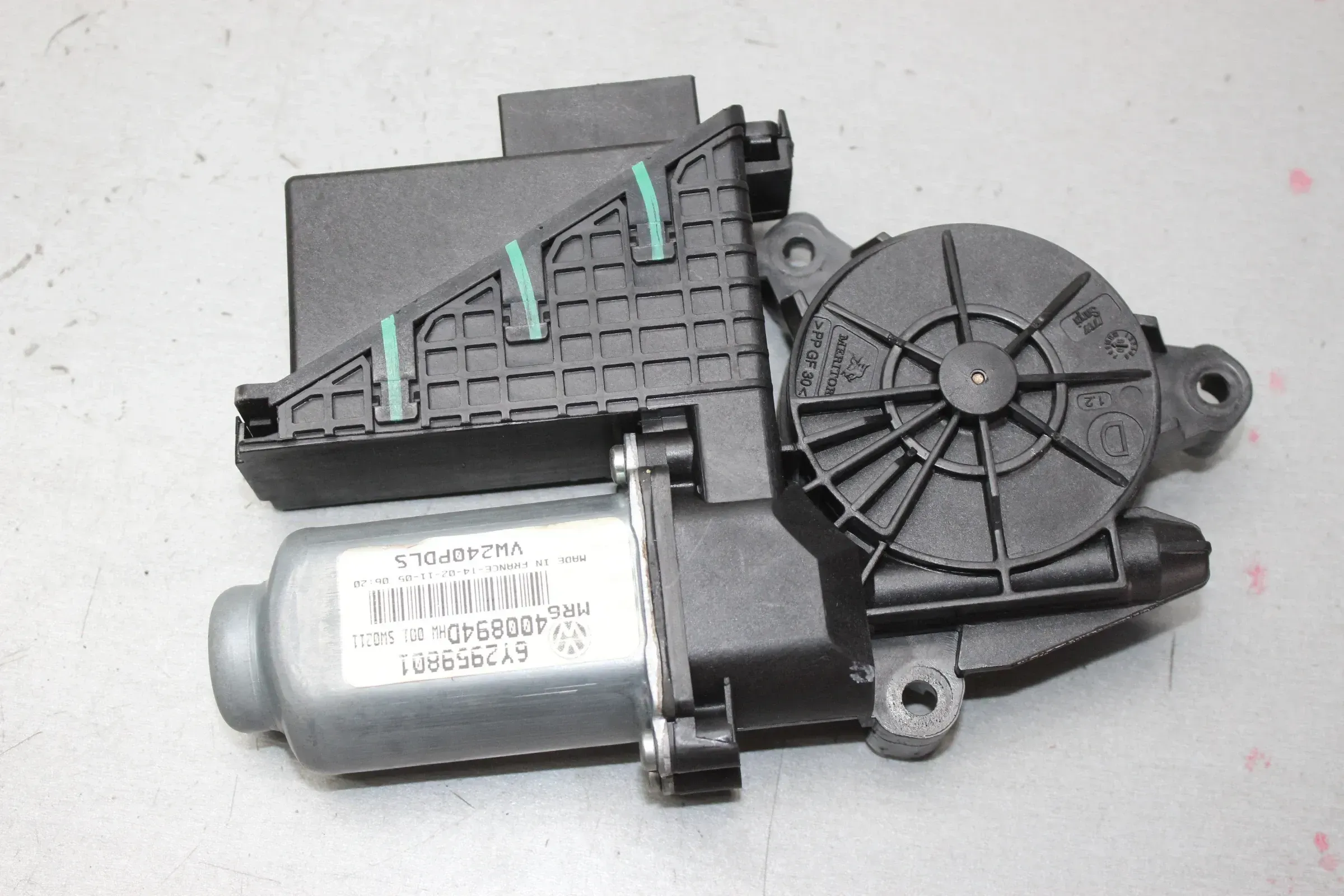 Fensterhebermotor vorne rechts 6Y2959801 VW Polo IV 9N3 Bj.05 - Bild 1