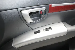 Türverkleidung Türgriff Schalter vorne rechts Leder Hyundai Santa Fe II CM Bj.06 - Bild 2