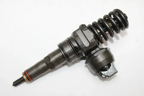 Background image for 1x Pumpe Düse Einspritzdüse 038130073AG, 0414720215 VW Passat 3C 1.9 TDI Bj.06