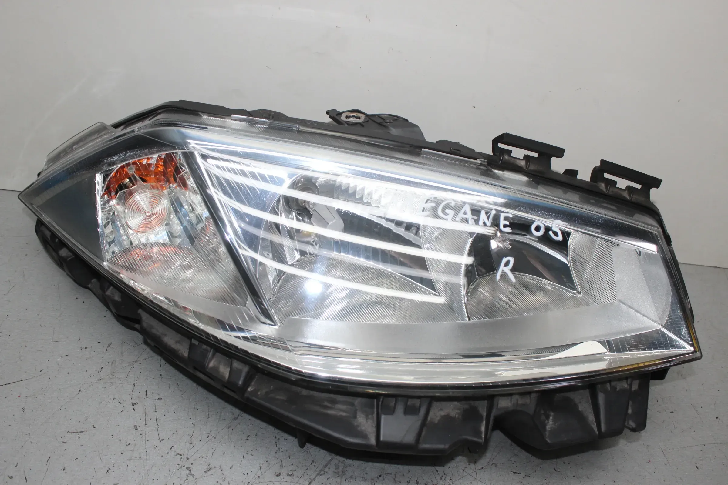 Scheinwerfer vorne rechts 8200073221J, 89307000 Renault Megane 2 II Bj.05 - Bild 1