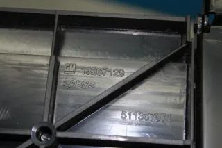 1x Klappe Abdeckung Verkleidung Boden Sitz links = rechts Opel Meriva B Bj.12 - Bild 3