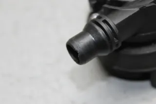 Zusatzwasserpumpe Wasserpumpe Pumpe A0005005400 0392023335 Mercedes Bosch - Bild 6