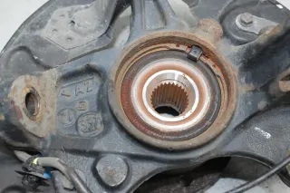 Achsschenkel Radnabe ABS vorne links Peugeot 308 II SW 1.2 THP Bj.15 - Bild 5