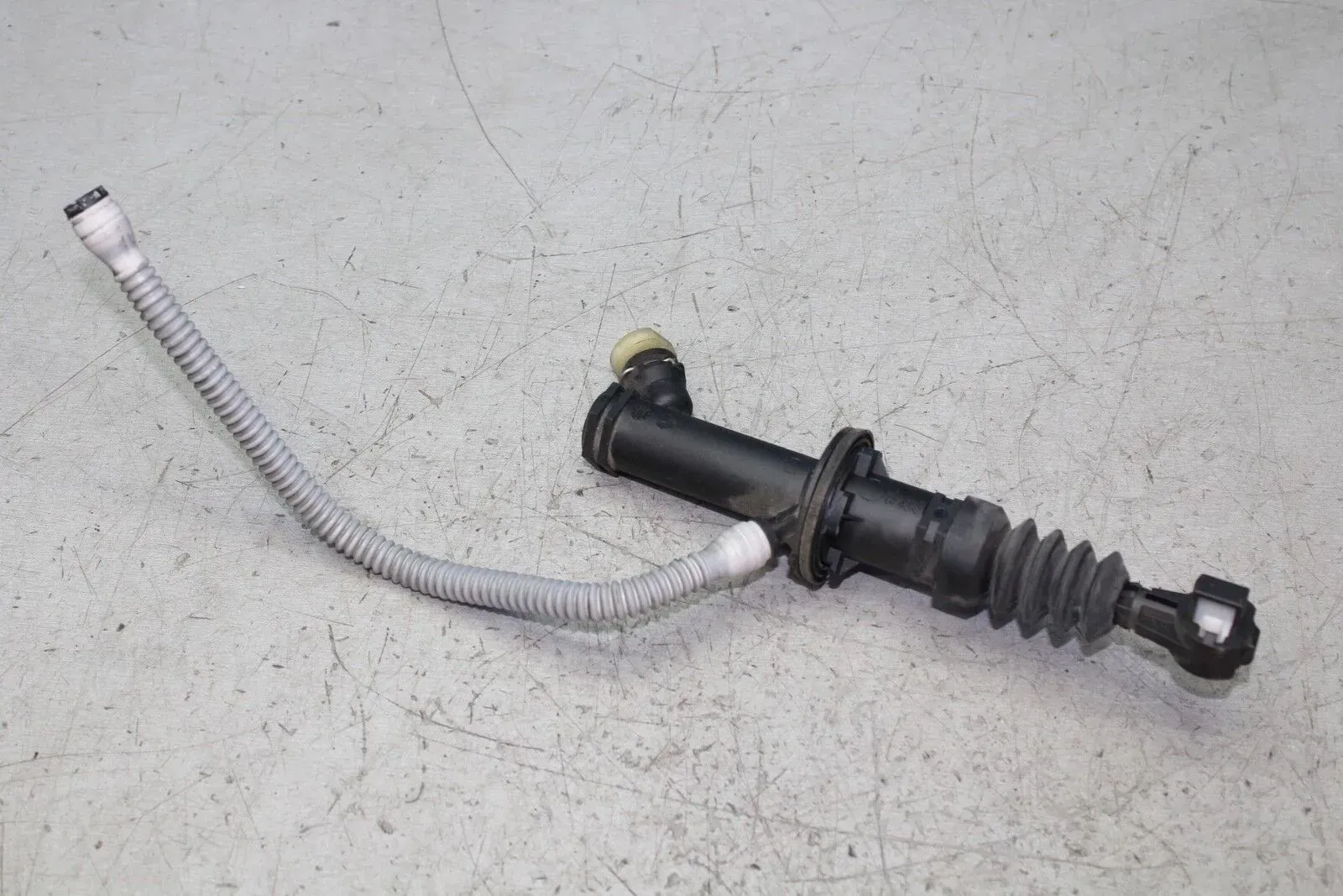 Renault Clio IV Bj.13 Kupplungsgeberzylinder Geber Zylinder 306100642RA - Bild 1