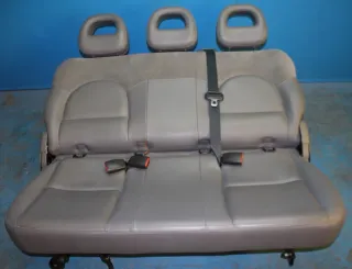 Leder Sitz 3-Reihe hinten Rücksitz Rücksitzbank Chrysler Voyager IV RG GY Bj.08 - Bild 6