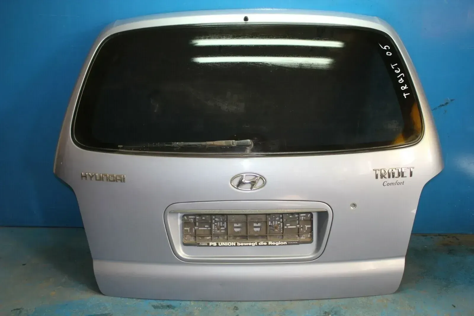 Hyundai Trajet FO Bj.05 Heckklappe Kofferraumklappe Heckscheibe SI silber met - Bild 1