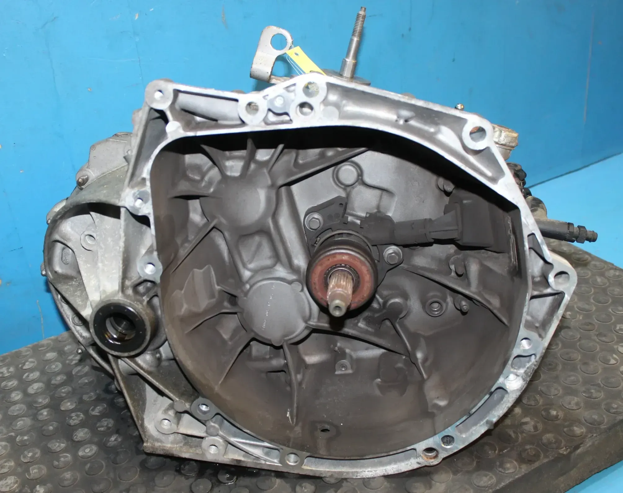 Getriebe 6-Gang Schaltgetriebe code 20EA23 Citroen C4 II NC 1.6 e-HDi Bj.13 - Bild 1
