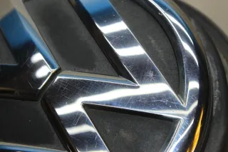 LOGO Heckklappengriff Entriegelungsgriff Heckklappe 6R6827469 VW Polo V 6R Bj.11 - Bild 2
