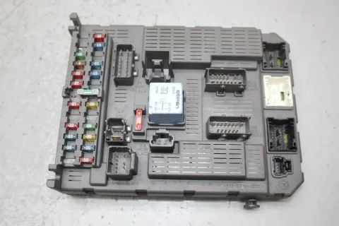 Background image for BSI Steuergerät Sicherungskasten 9651938180 Peugeot 807 2.2 D Bj.03