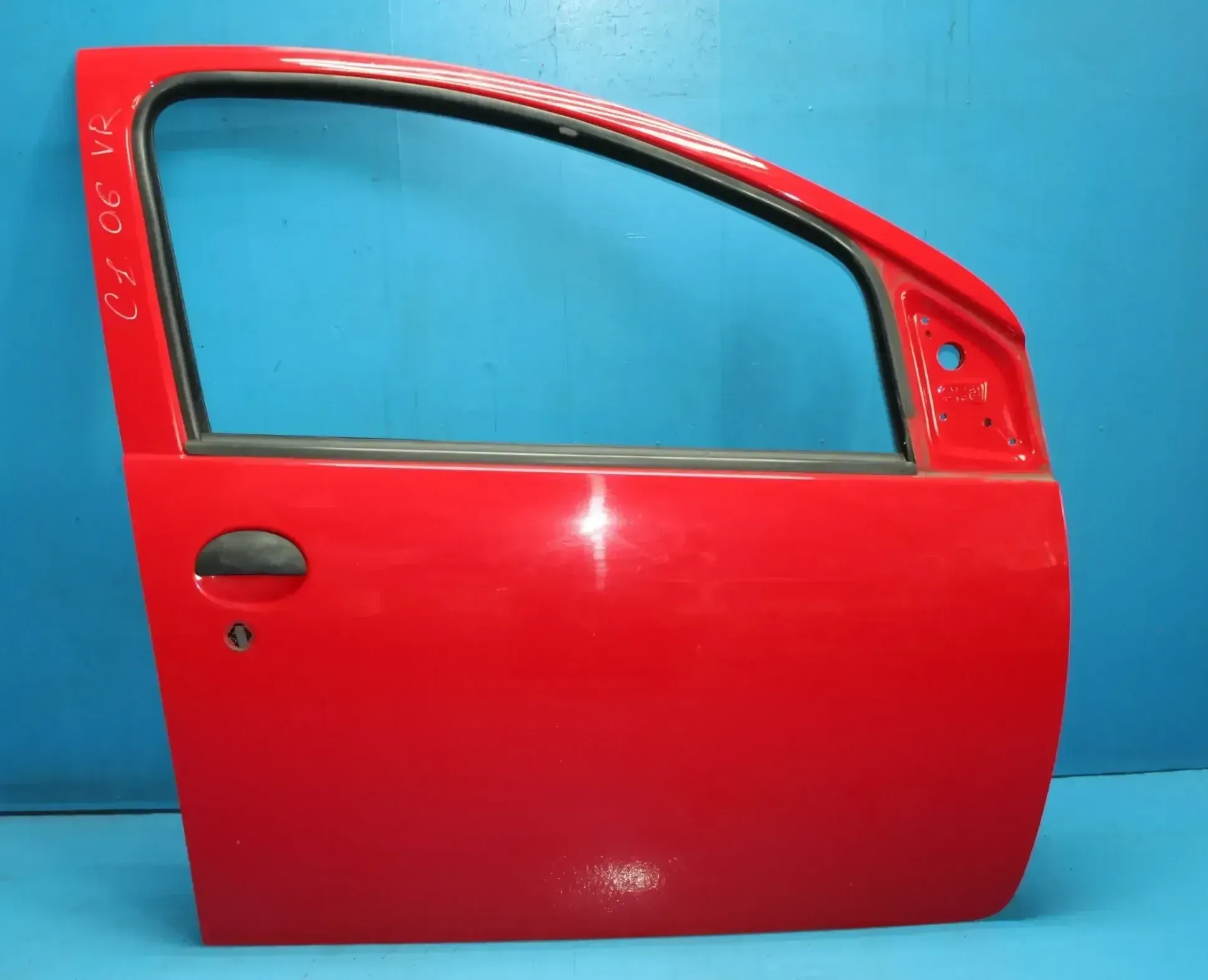 Beifahrertür Tür mit Türscheibe vorne rechts Rot KJH Citroen C1 4-türig Bj.06 - Bild 1