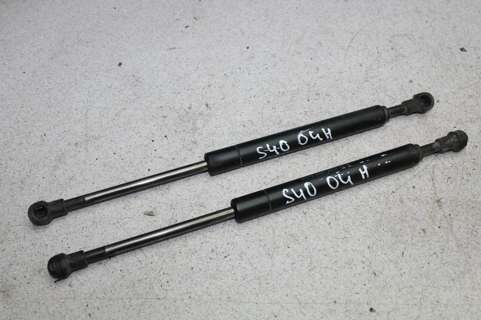 Volvo S40 2 II Bj.04 MS 2x Gasfeder Dämpfer für Heckklappe links rechts 30674971 - Bild 1