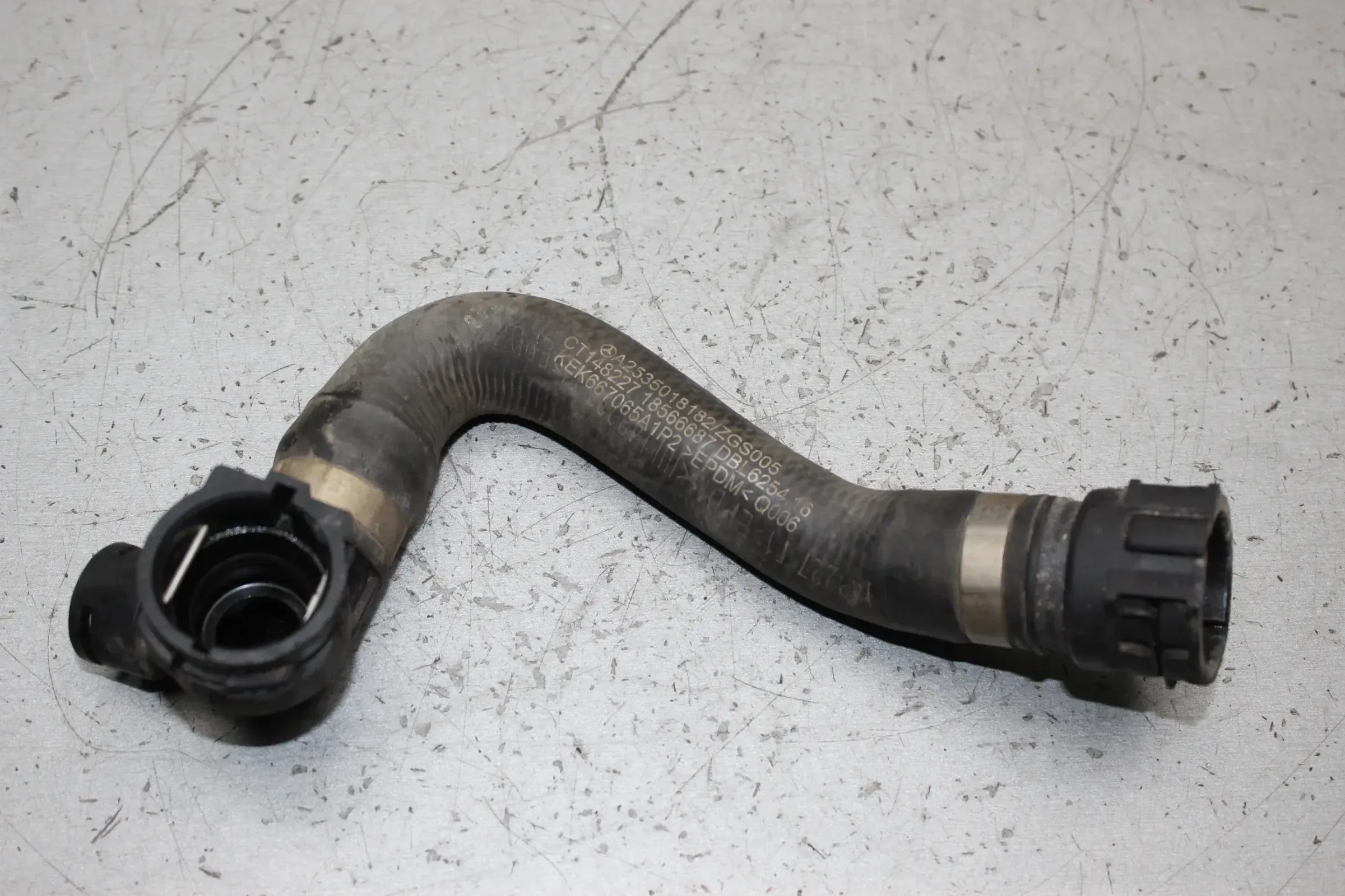 Kühlwasserschlauch Kühlmittel Schlauch A2535018182 Mercedes Benz GLC X253 Bj.19 - Bild 1