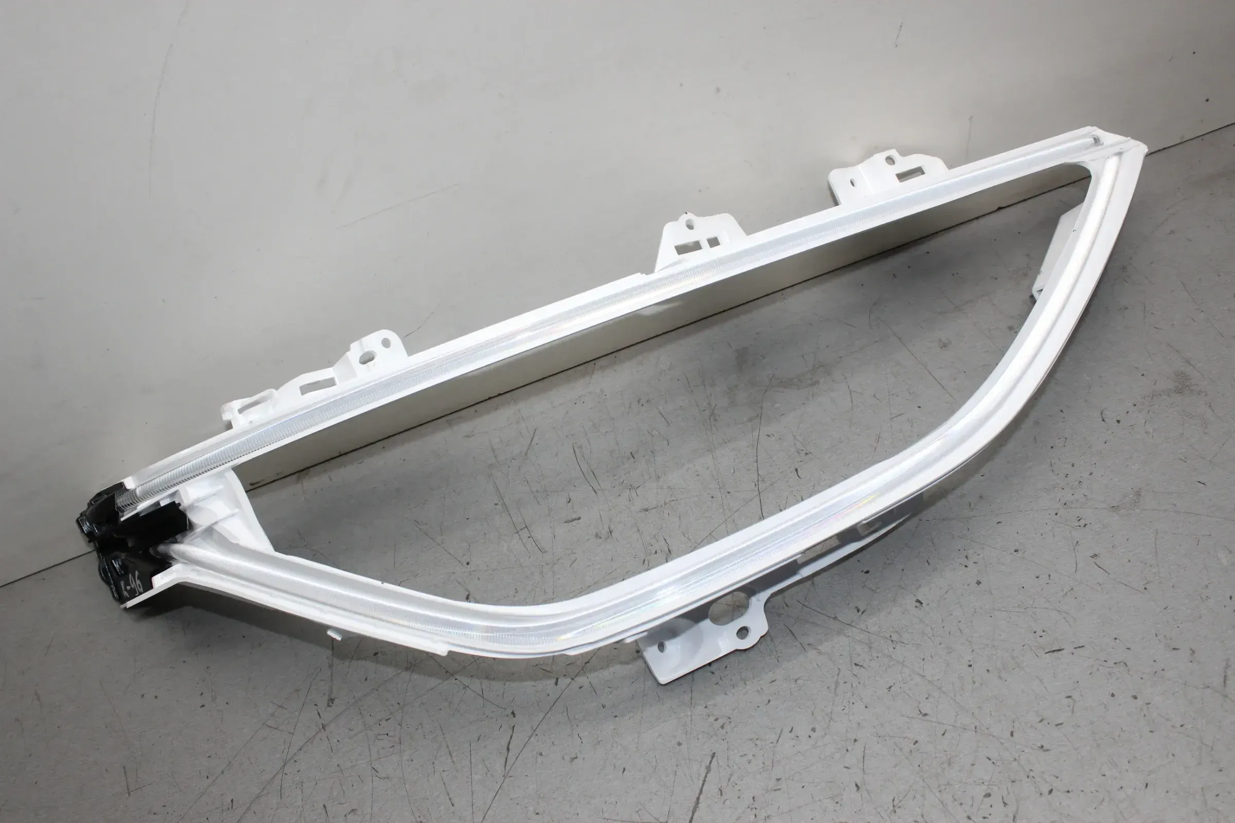 Lichtleiter Rohr 249946-02 aus LED Scheinwerfer vorne rechts Volkswagen ID BUZZ - Bild 1