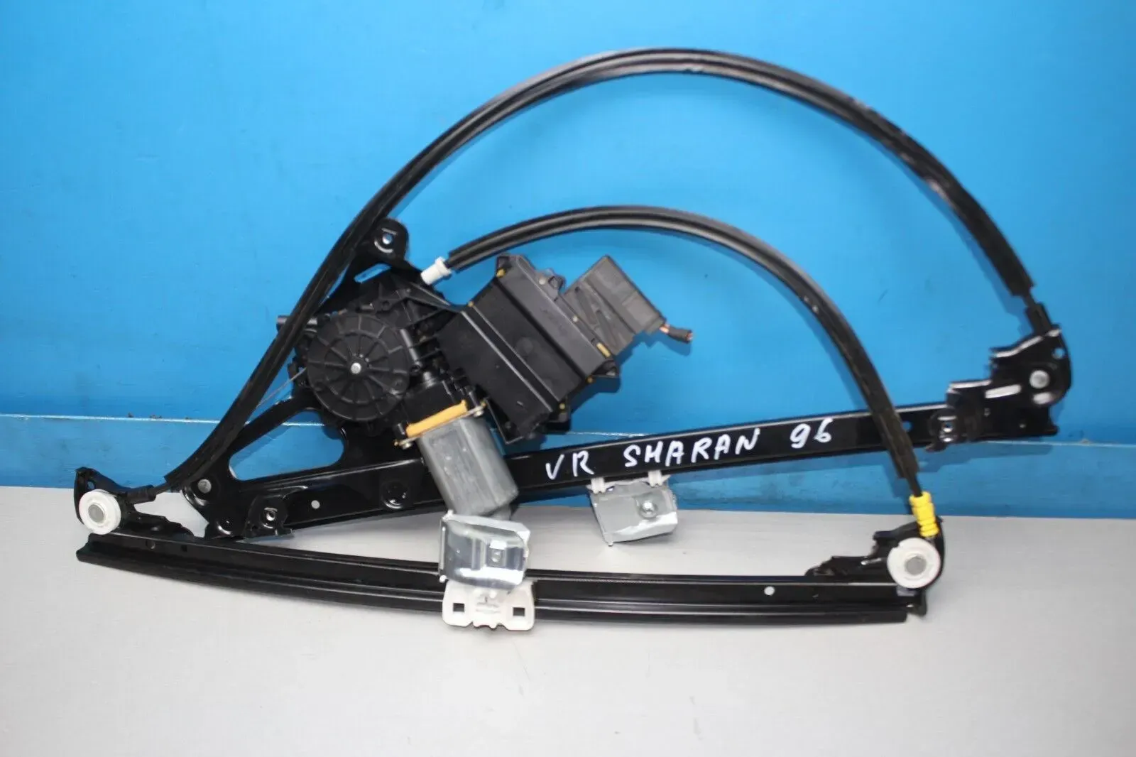 Fensterhebermotor Gestänge vorne rechts 7M0837462 95VW23200AA VW Sharan 7M Bj.96 - Bild 1