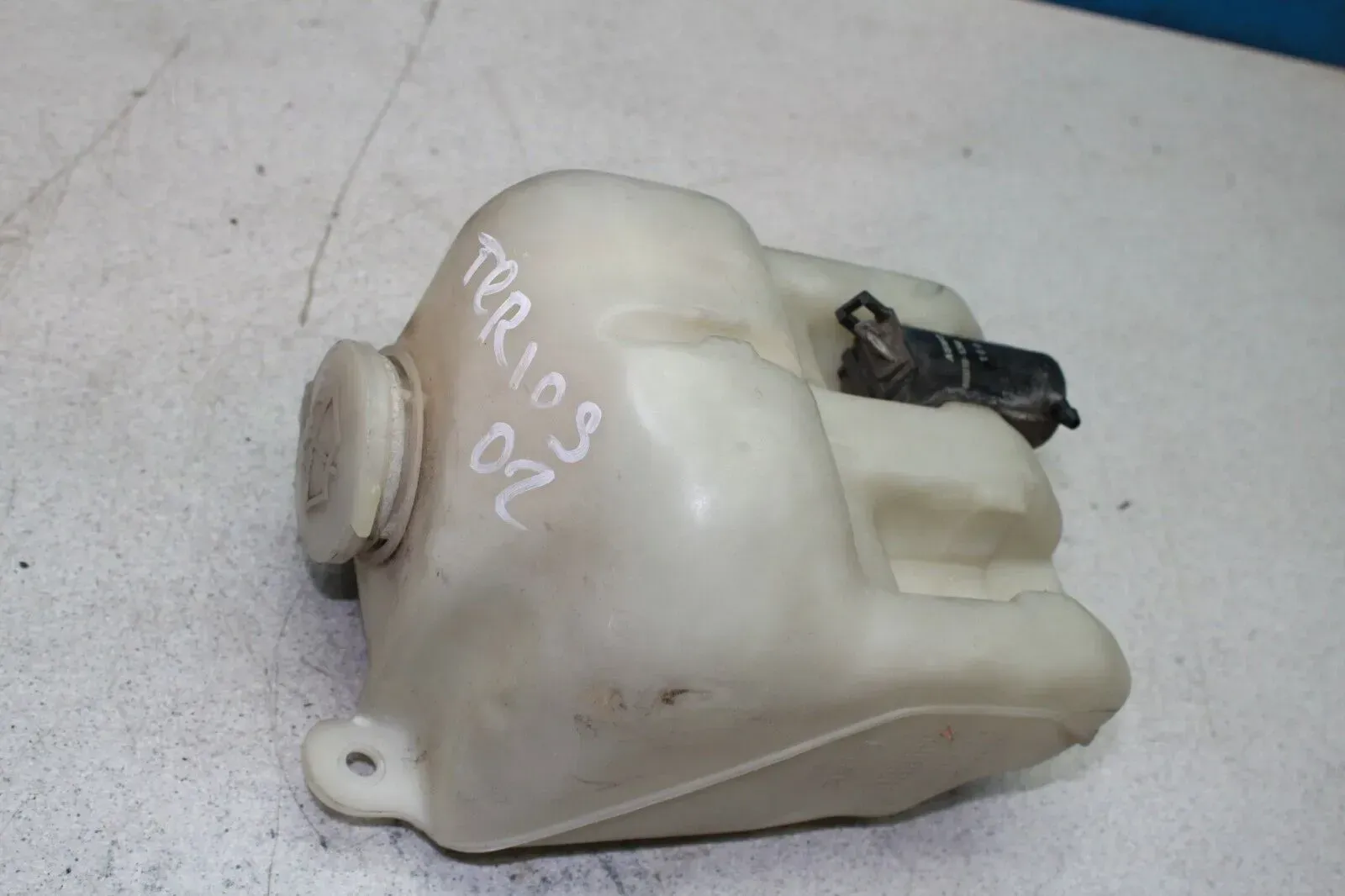 Waschwasserbehälter Behälter 860141-327 Daihatsu Terios I 1.3 4WD J1 Bj.02 - Bild 1