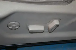 Fahrersitz el. verstellbar Leder Sitz vorne links Peugeot 508 SW I 8E Bj.13 - Bild 4