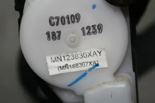 Sicherheitsgurt hinten rechts MN123830XAY MN168367XA Mitsubishi L200 KB4T Bj.13 - Bild 3