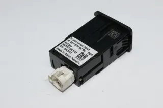 Mercedes Benz W253 Multimedia USB Anschluss Buchse A2478209000 - Bild 2