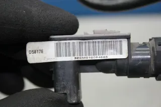 Peugeot 208 Bj.12 Kraftstoffleitung Schlauch Leitung Rohr mit Sensor 9673289080 - Bild 4