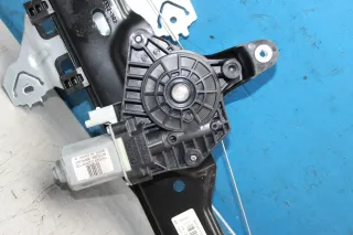 Fensterheber Motor mit Gestänge vorne rechts 807207795R Renault Kadjar Bj.16 - Bild 2