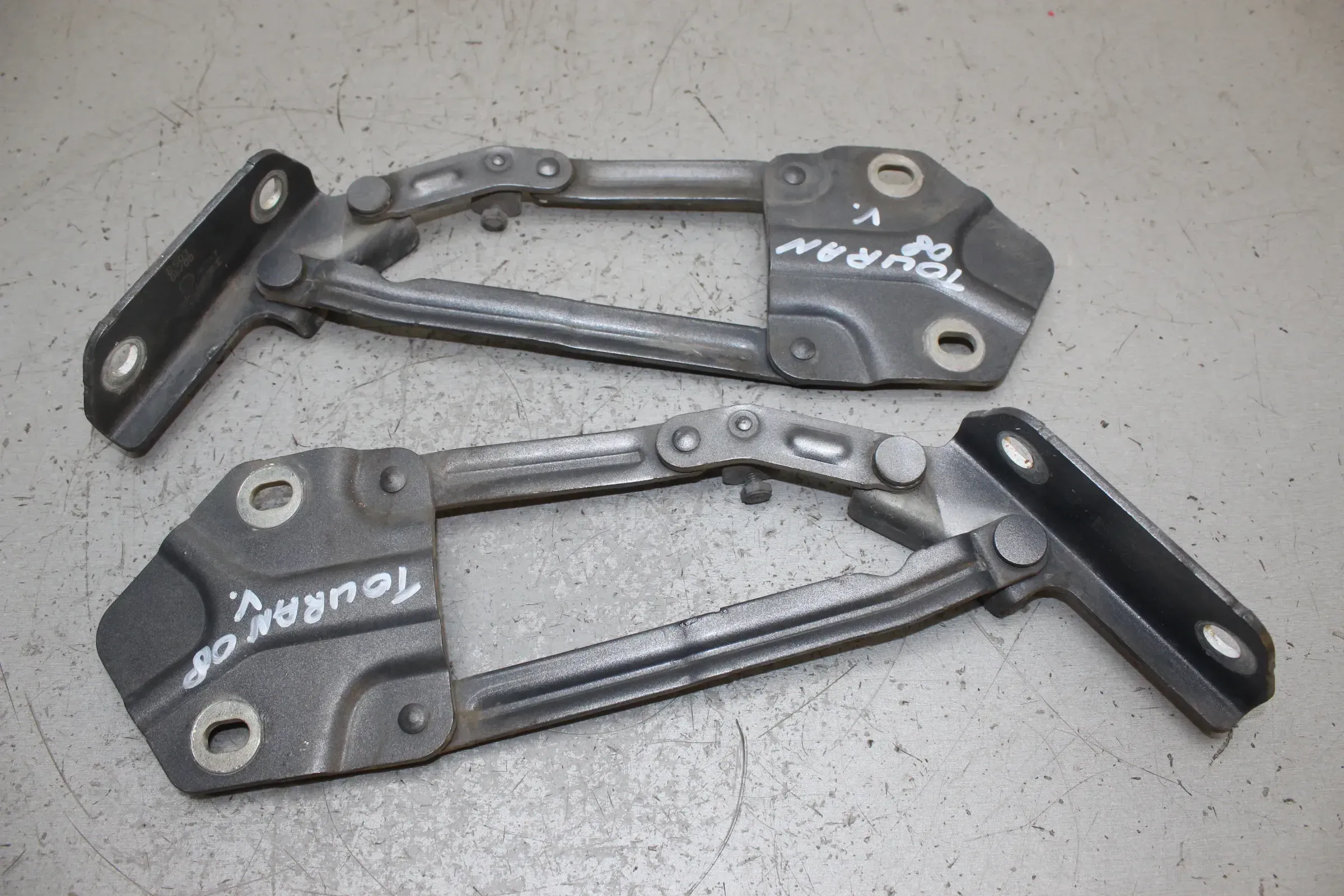 2x Scharnier Motorhaube links und rechts 1T0823301E VW Touran 1T1 1T2 Bj.08 - Bild 1
