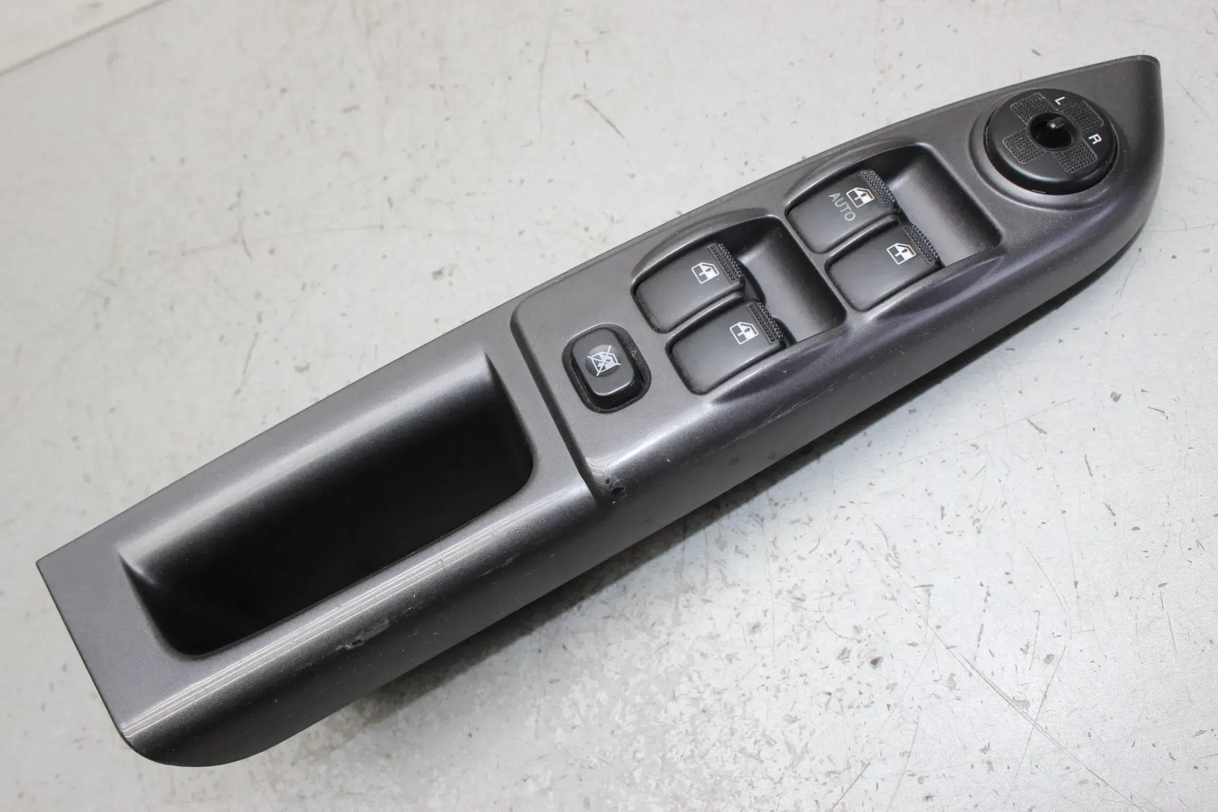 Schalter Fensterheber vorne links 93570-1C110 Hyundai Getz TB Bj.02 - Bild 1