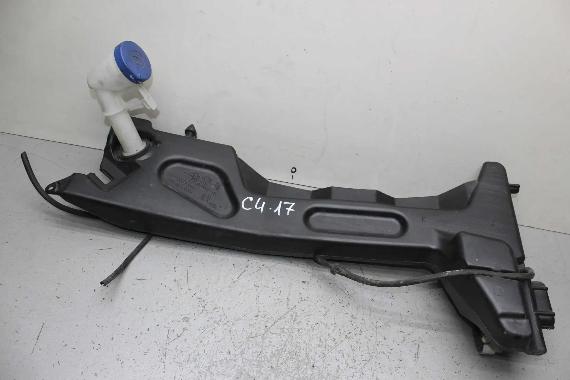 Waschwasserbehälter mit Pumpe 9676088180, 9676606580 Citroen C4 Picasso II Bj.17 - Bild 1
