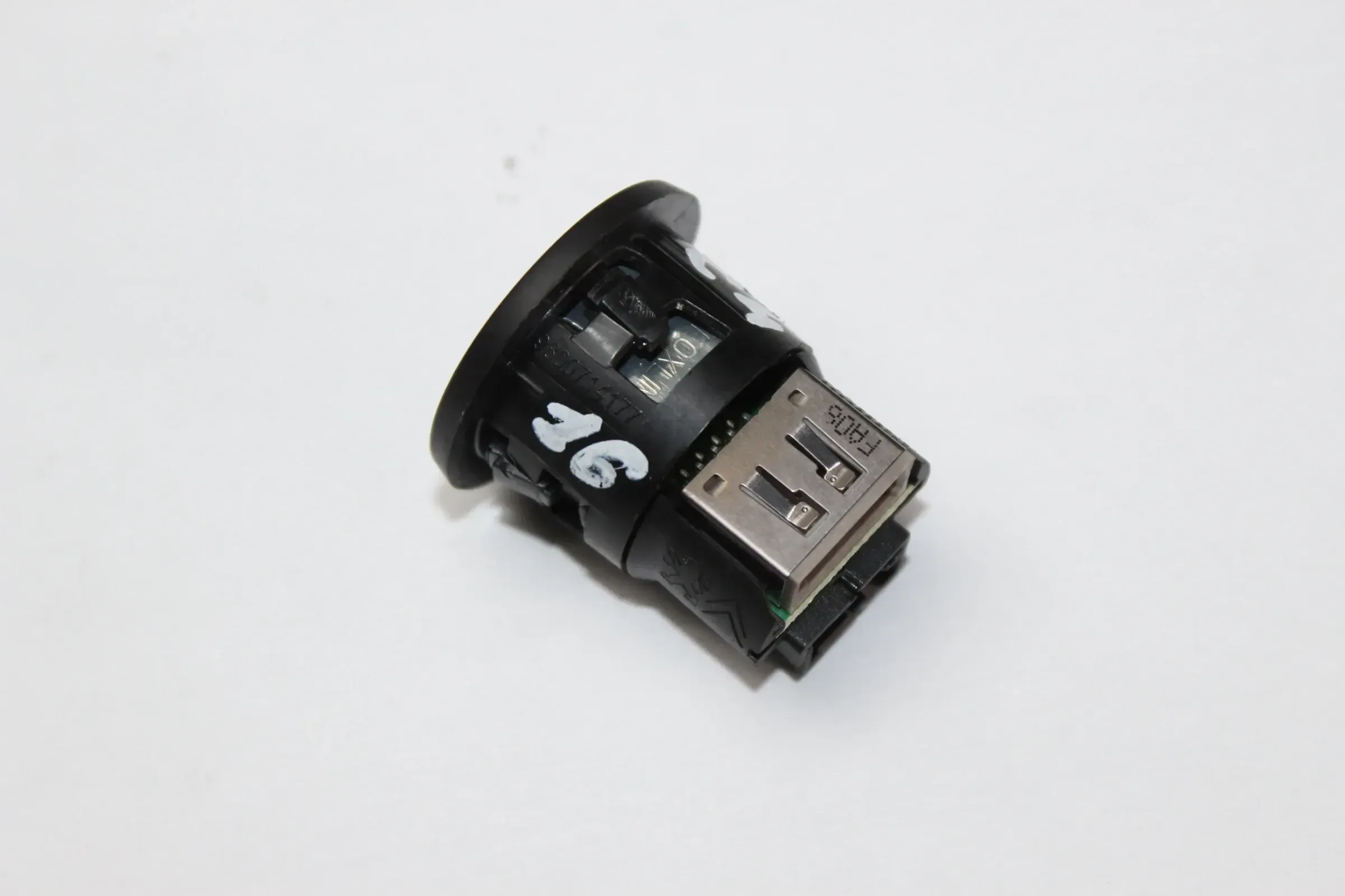 USB + JACK AUX In Anschluß Buchse 96645227XT Citroen C4 II NC Bj.16 - Bild 1