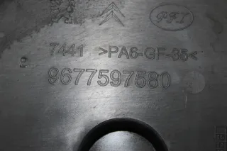 Zahnriemenabdeckung Deckel 9677597580 Peugeot 308 II 1.6 HDi Bj.14 - Bild 4