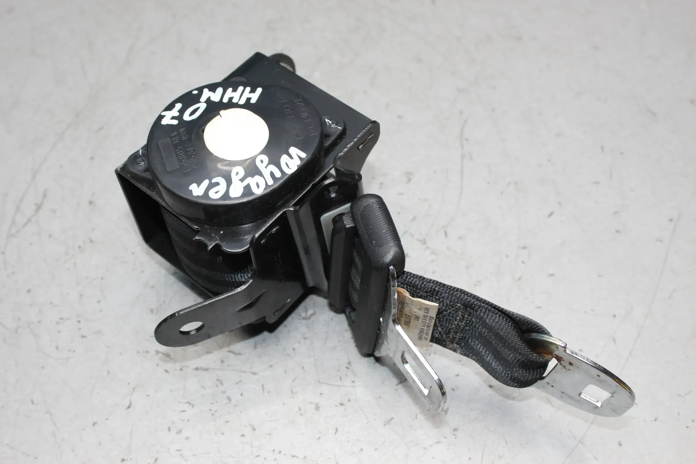 Sicherheitsgurt Gurt hinten mitte 3-te Reihe Chrysler Voyager IV RG GY Bj.07 - Bild 1