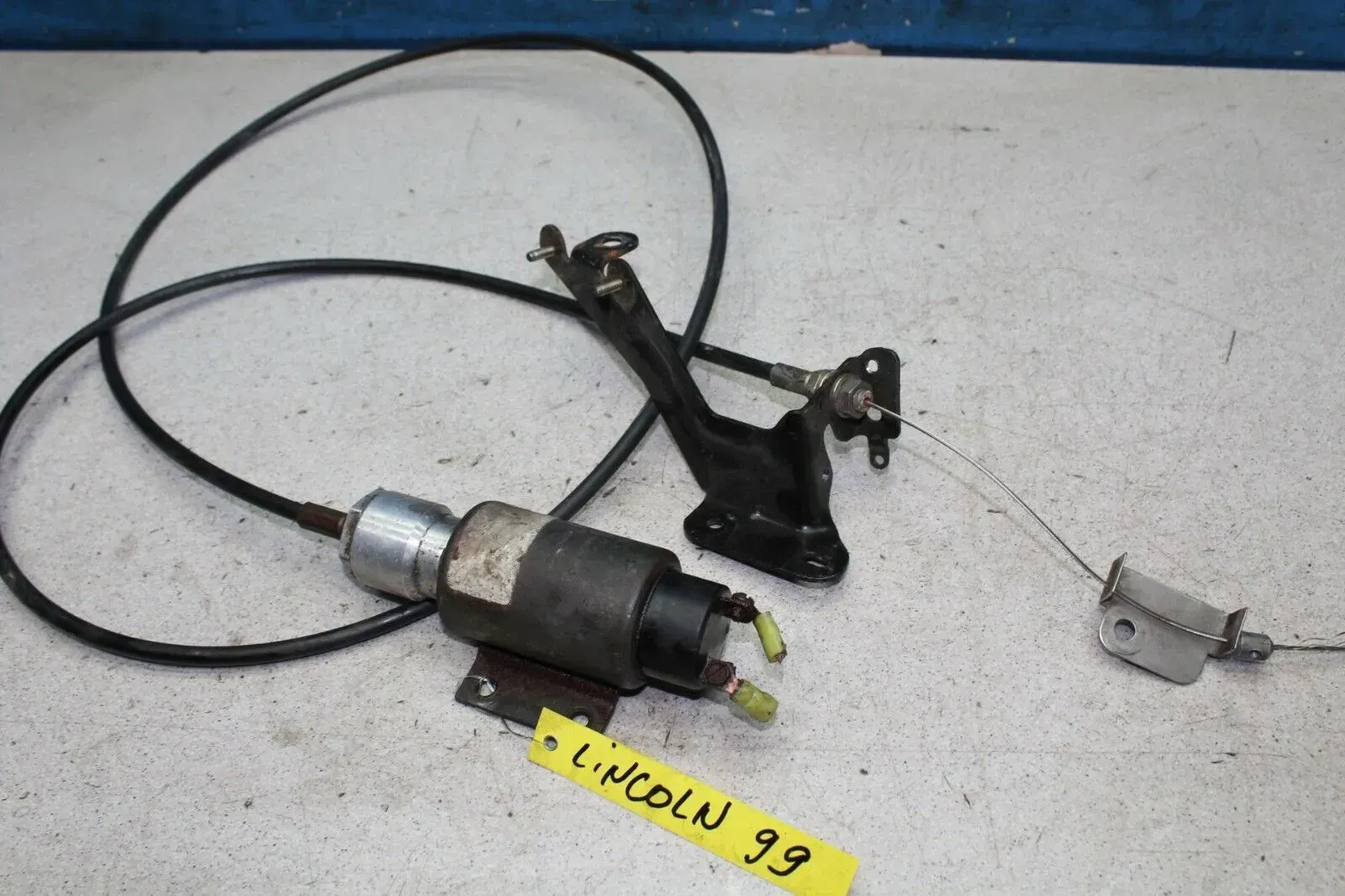 Stellmotor für IDLE Controller Penntex Solenoid operated for mechanical throttle - Bild 1