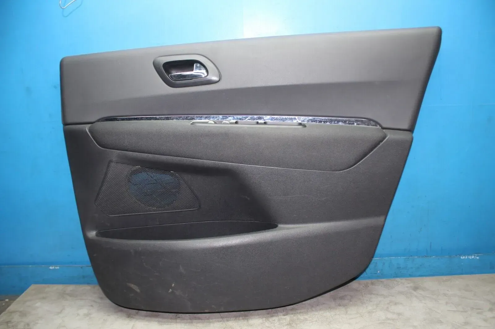 Türverkleidung Türpappe vorne rechts 98004757ZE Peugeot 5008 I 0E_ Bj.13 - Bild 1
