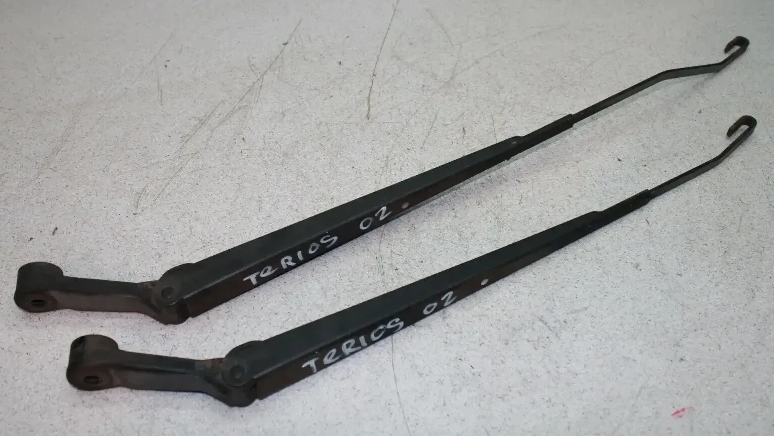 2x Wischerarme vorne links rechts 5744 5745 Daihatsu Terios I 1.3 4WD J1 Bj.02 - Bild 1