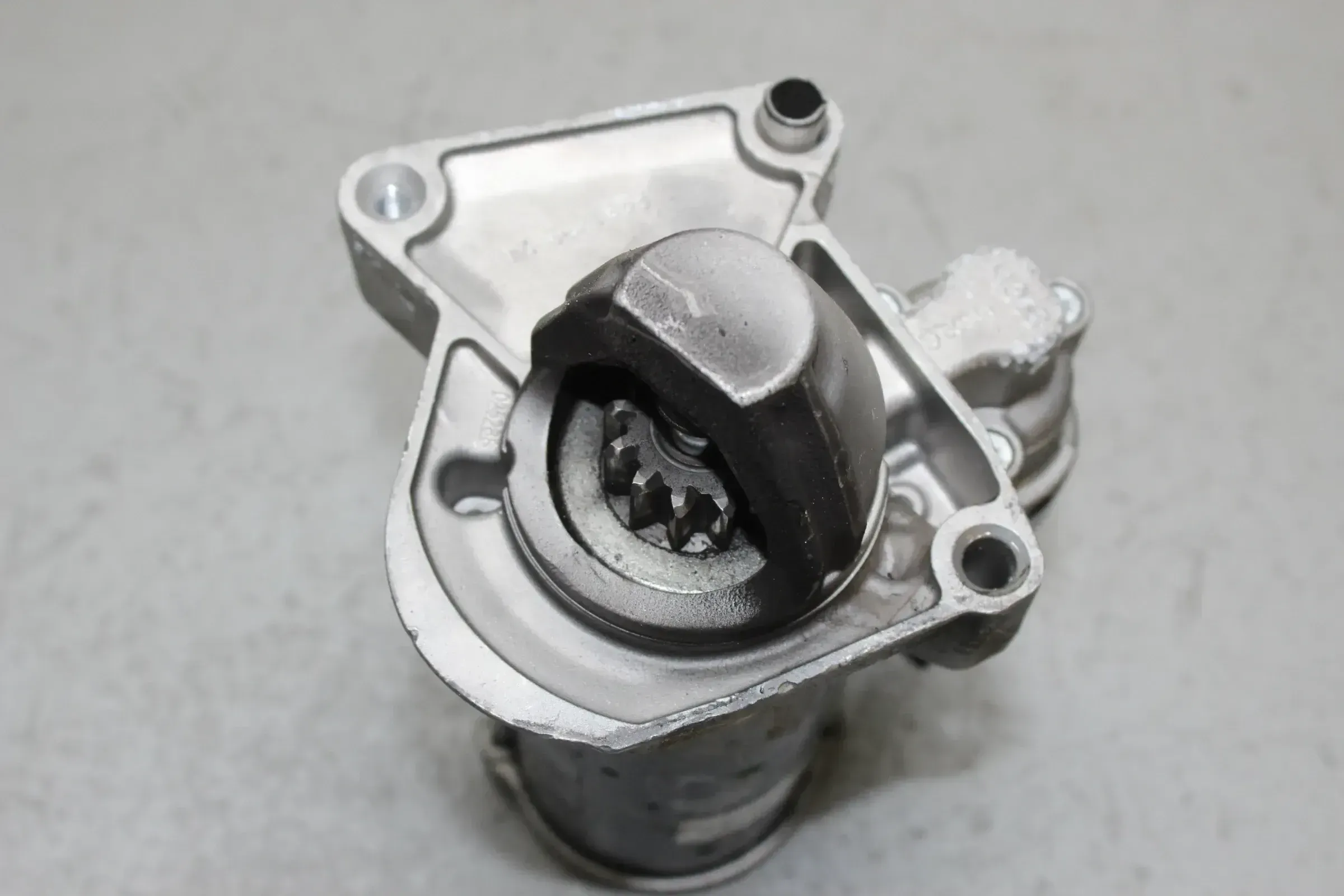 Anlasser Starter TC9082 12397-B0S02 Citroen C4 Picasso II 1.6 BlueHDi 120 Bj.17 - Bild 1