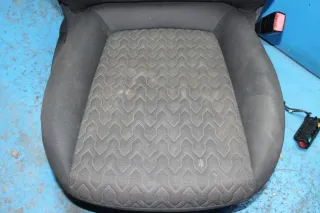 Beifahrersitz Sitz vorne rechts Sitzheizung nicht Orig Opel Corsa D 2-tür Bj.13 - Bild 4