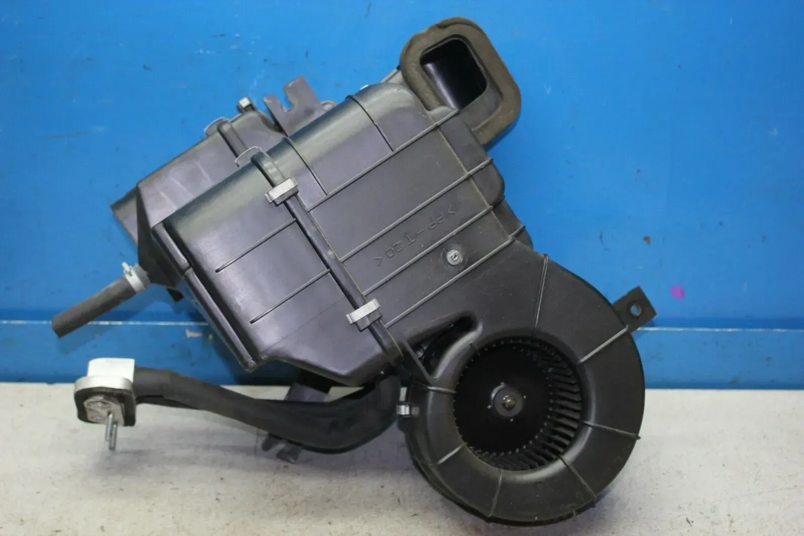 Hyundai Trajet Bj.05 Gebläsemotor Lüftermotor Klimaverdampfer mit Gehäuse hinten - Bild 1