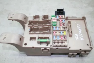 Sicherungskasten Relaiskasten Steuergerät Toyota Corolla E12 1.6 VVT-i Bj.07 - Bild 2
