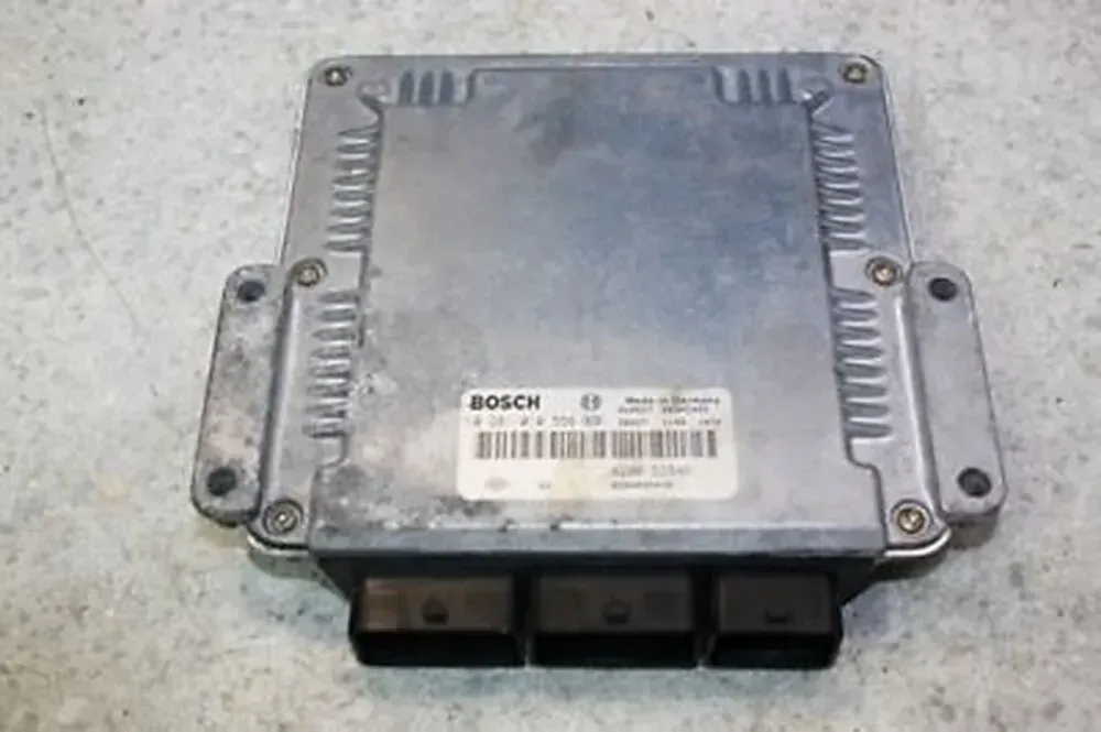 Renault Laguna 2 II 1,9dCi Steuergerät Motor BOSCH 8200153946 - Bild 1