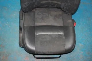 Beifahrersitz Sitz vorne rechts Teilleder Volvo S40 I Bj.99 - Bild 2