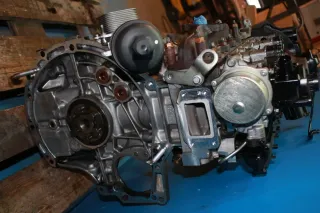 Diesel Motor 50 kW code 10FDAX 8HZ Citroen C3 II 1.4 HDi Bj.10 - Bild 4