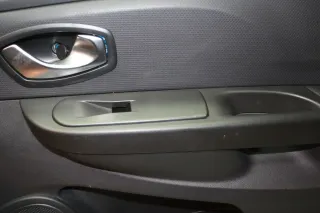 Türverkleidung Türpappe vorne rechts 809009021R 809005832R Renault Clio IV Bj15 - Bild 2
