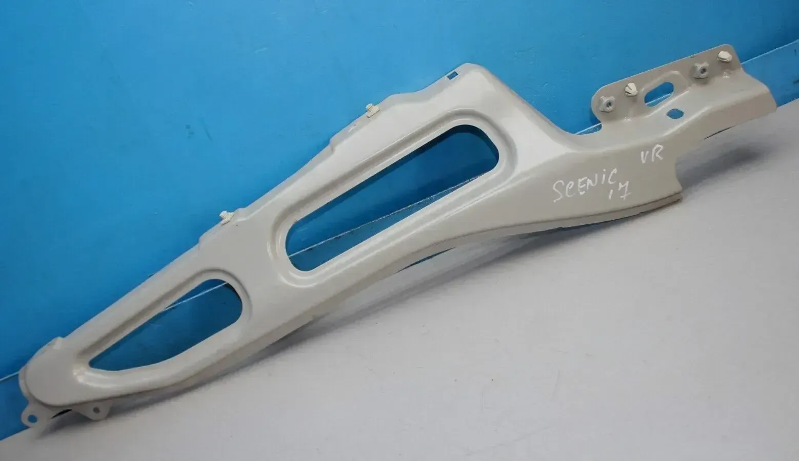 Halterung Aufnahme Halter Kotflügel vorne rechts Renault Scenic 4 IV Bj.17 - Bild 1