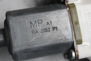 Fensterheber Motor mit Gestänge vorne rechts 0130822207 Smart Forfour 454 Bj.04 - Bild 7