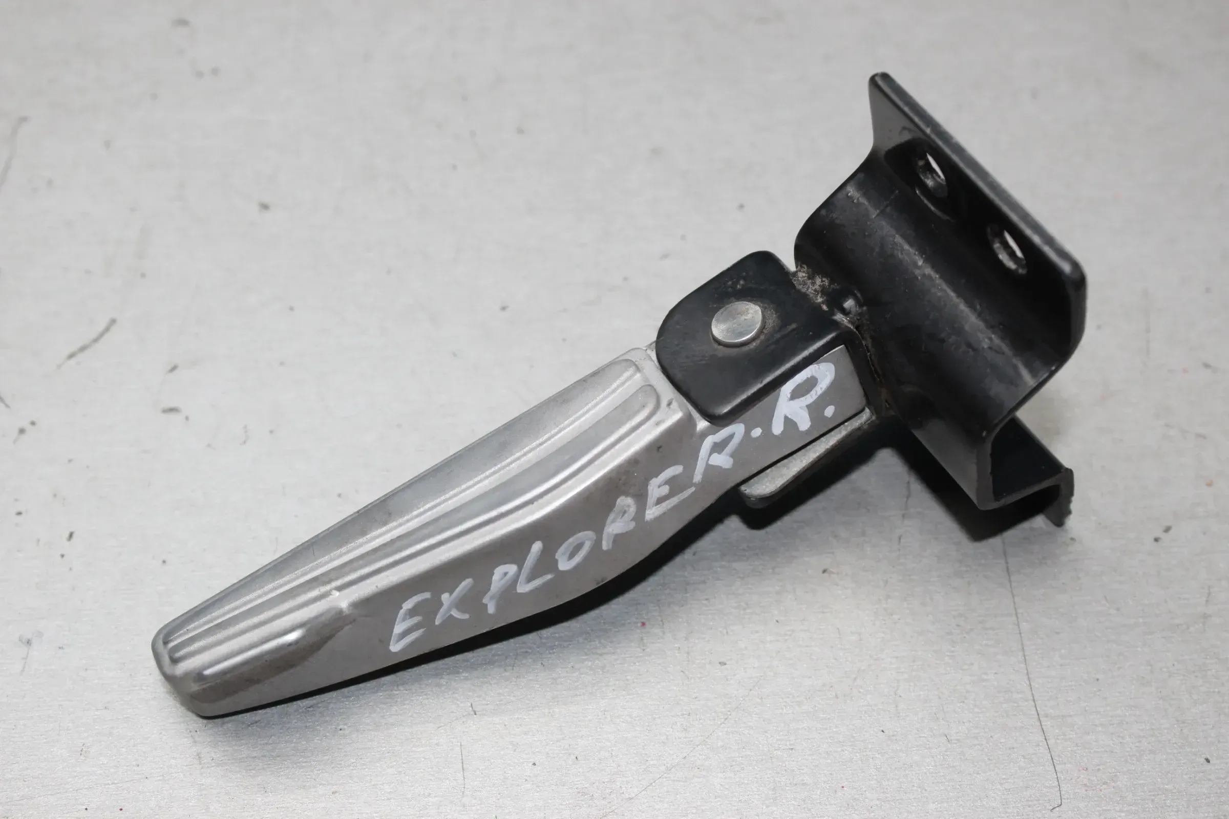 Fußraste rechts Beifahrer Fußstütze für Roller Explorer Kallio 50 B58 - Bild 1