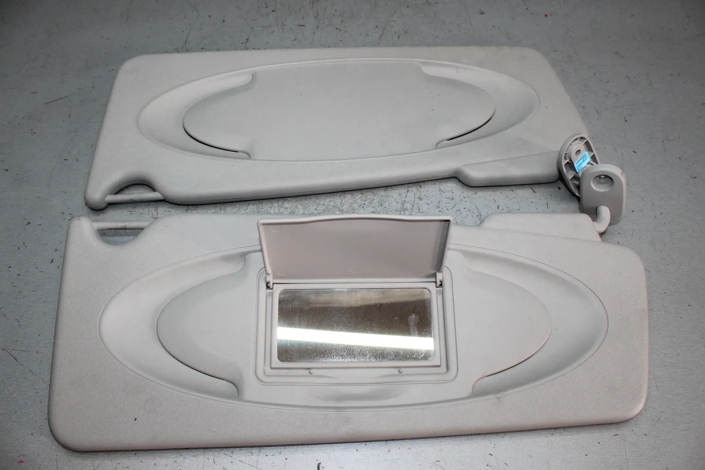 2x Sonnenblende links und rechst 964000484R, 8200544833 Renault Kangoo II 2 KW_ Bj.18 - Bild 1
