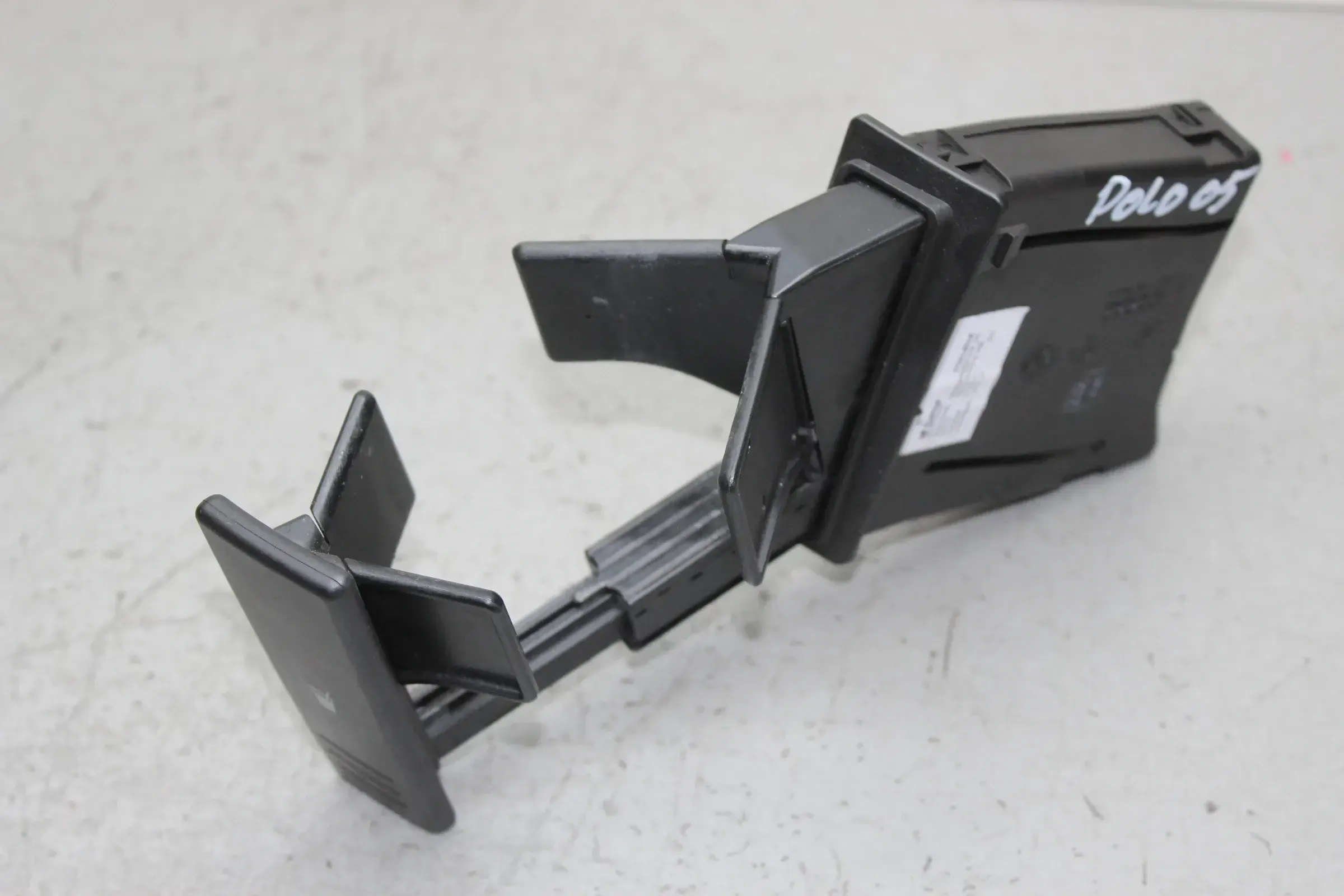 Cup-Holder Becherhalter Getränkehalter 6Q0858602E VW Polo IV 9N3 Bj.05 - Bild 1
